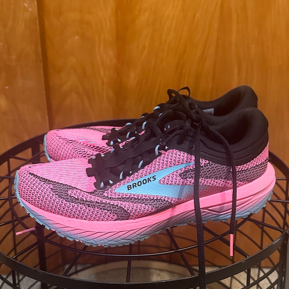 Brooks Women's Athletic Shoes in Pink and Black